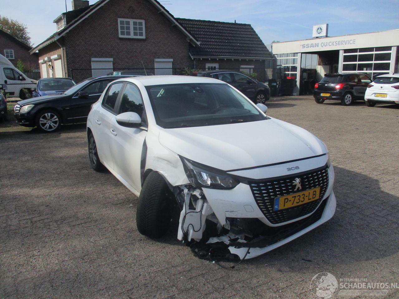Peugeot 208 1.2 PureTech Allure Pack REST BPM €1400,-!!!