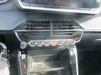Peugeot 208 1.2 PureTech Allure Pack REST BPM €1400,-!!! picture 27