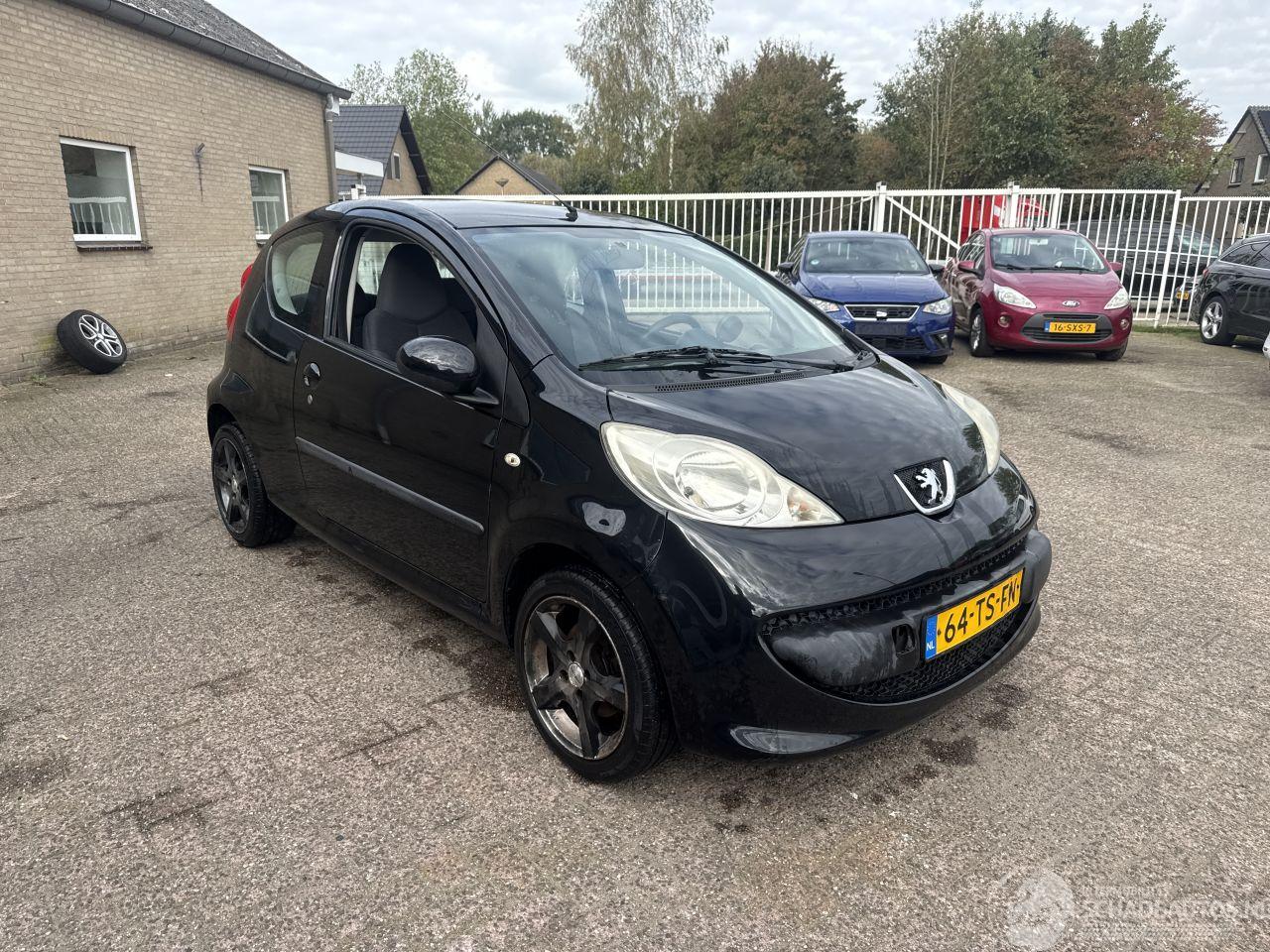 Peugeot 107 1.0-12V XS