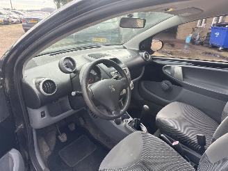 Peugeot 107 1.0-12V XS picture 13