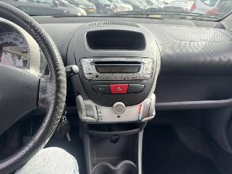 Peugeot 107 1.0-12V XS picture 15