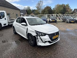 Schadeauto Peugeot 208 1.2 PT Allure Pack AUTOMAAT REST BPM €1400,-!!! 2021/12
