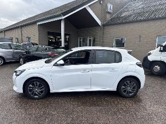Peugeot 208 1.2 PT Allure Pack AUTOMAAT REST BPM €1400,-!!! picture 4