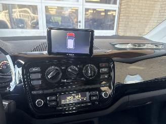 Volkswagen Up! 1.0 move up! Bluemotion picture 15
