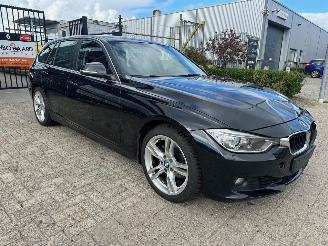 damaged passenger cars BMW 3-serie 320i Executive 2014/11