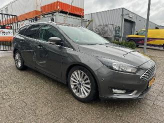 damaged passenger cars Ford Focus 1.5 TDCI Automaat Titanium Lease Edition 2016/11