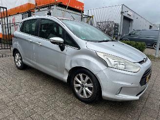Vaurioauto  passenger cars Ford B-Max 1.6 TDCI Titanium 2014/2