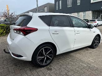 Toyota Auris 1.8 Hybrid Dynamic Ultimate picture 6