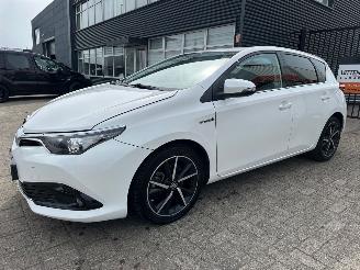 Toyota Auris 1.8 Hybrid Dynamic Ultimate picture 3