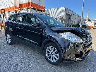 Voiture accidenté Ford Kuga 1.5 Titanium 4WD Automaat 2015/3