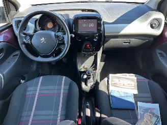 Peugeot 108 1.0 e-VTi Première picture 16