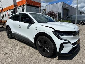 Damaged car Renault Mégane E-Tech comfort range Evolution 60 kWh 2024/7
