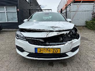 Opel Astra ST 1.2 Edition picture 2
