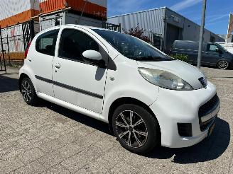 škoda osobní automobily Peugeot 107 1.0-12V XS 2010/9