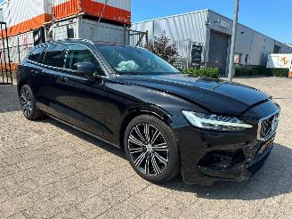 Damaged car Volvo V-60 2.0 T6 Recharge AWD Inscription 2020/10