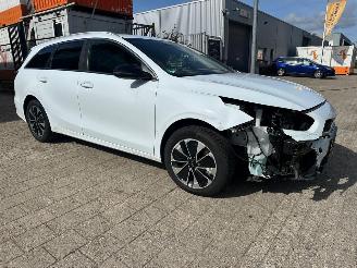 Unfallwagen Kia Ceed 1.0 T-GDi Design Edition 2025/11