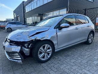 Volkswagen Golf 1.0 eTSI Life picture 4