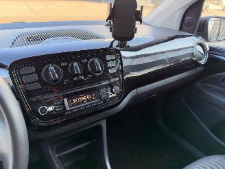 Volkswagen Up! 1.0 high up! BlueMotion picture 12