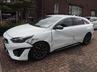 Damaged car Kia Proceed 1.0 T-GDI GT-PlusLine 2022/6