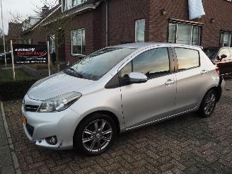 krockskadad bil auto Toyota Yaris 1.3 Dynamic 2012/5
