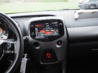 Toyota Aygo 1.0 VVT-i X-Joy picture 25