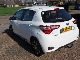 Toyota Yaris 1.5 hybrid design sport picture 6