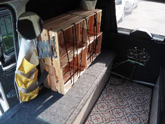 Volkswagen  Transporter 1.9 TDi Camper picture 16