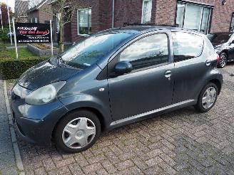 damaged passenger cars Toyota Aygo 1.0-12V start Niet! 2007/3