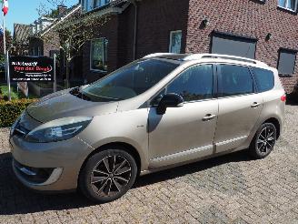 damaged passenger cars Renault Grand-scenic 1.2 TCE Bose 2014/2