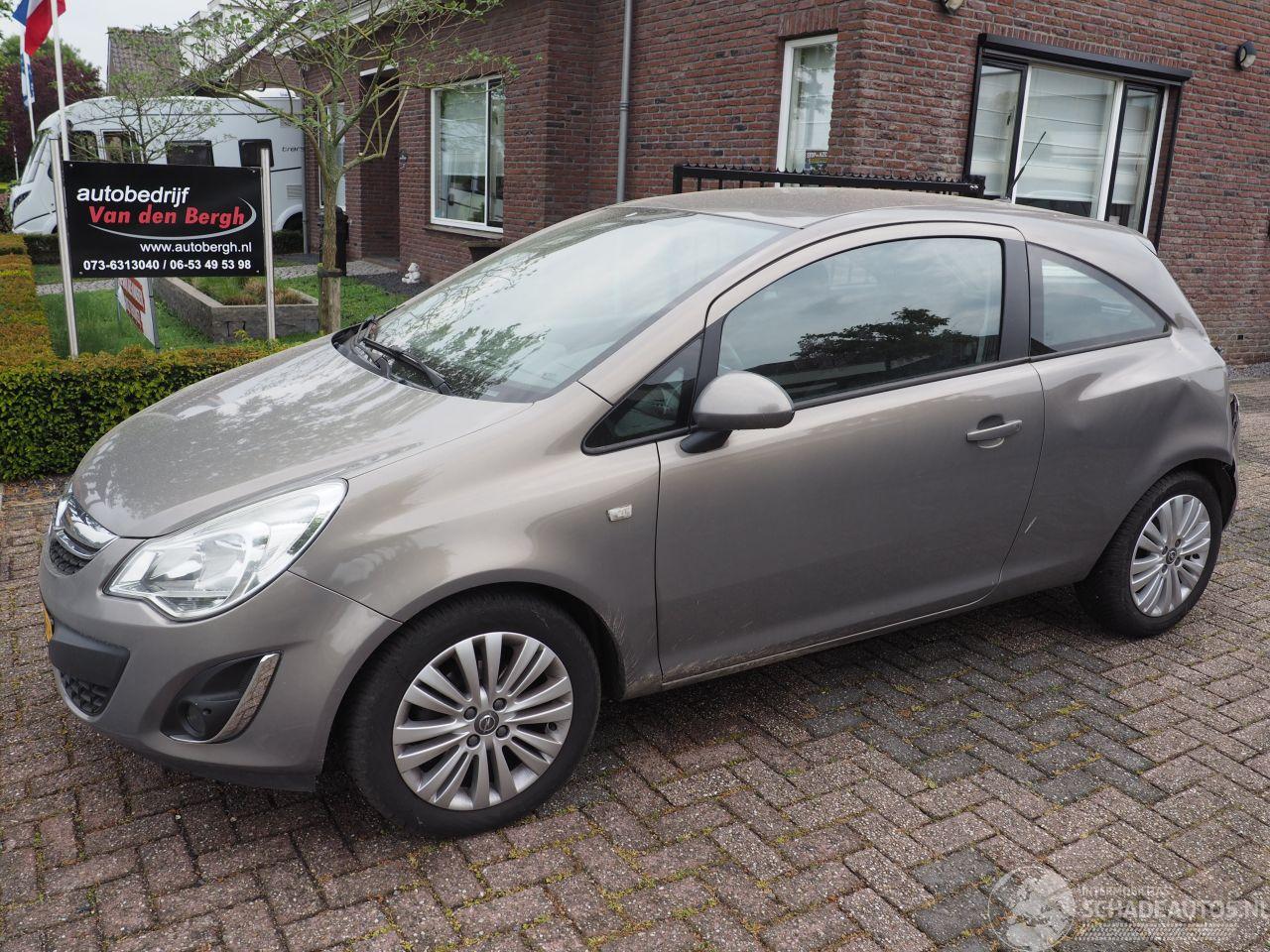 Opel Corsa 1.4 16v Cosmo