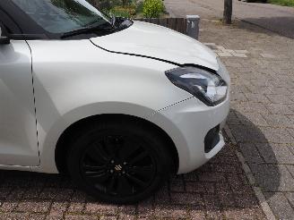 Suzuki Swift 1.2 Stijl Smart Hybrid picture 11