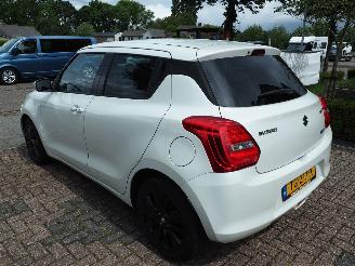 Suzuki Swift 1.2 Stijl Smart Hybrid picture 6
