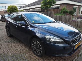 Volvo V-40 2.0 D4 Summum Business picture 3