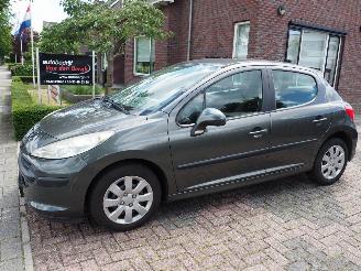 Voiture accidenté Peugeot 207 1.4-16V X-Line Automaat 2009/3