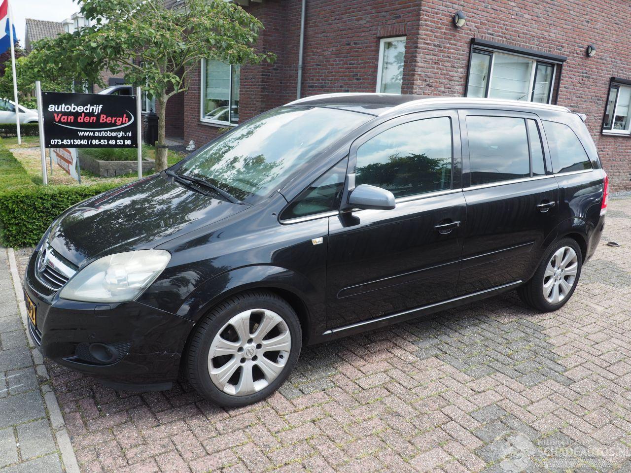 Opel Zafira 1.8 Cosmo 7 Persoons