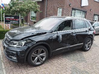 Damaged car Volkswagen Tiguan 2.0 Tdi R-Line Connected Serie 2016/10