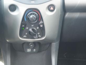 Peugeot 108 1.0 E-Vti Active picture 20