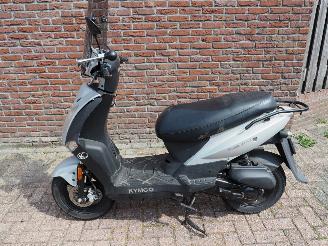 krockskadad bil bromfiets Kymco  Agility fat 12 Fr L 2020/9