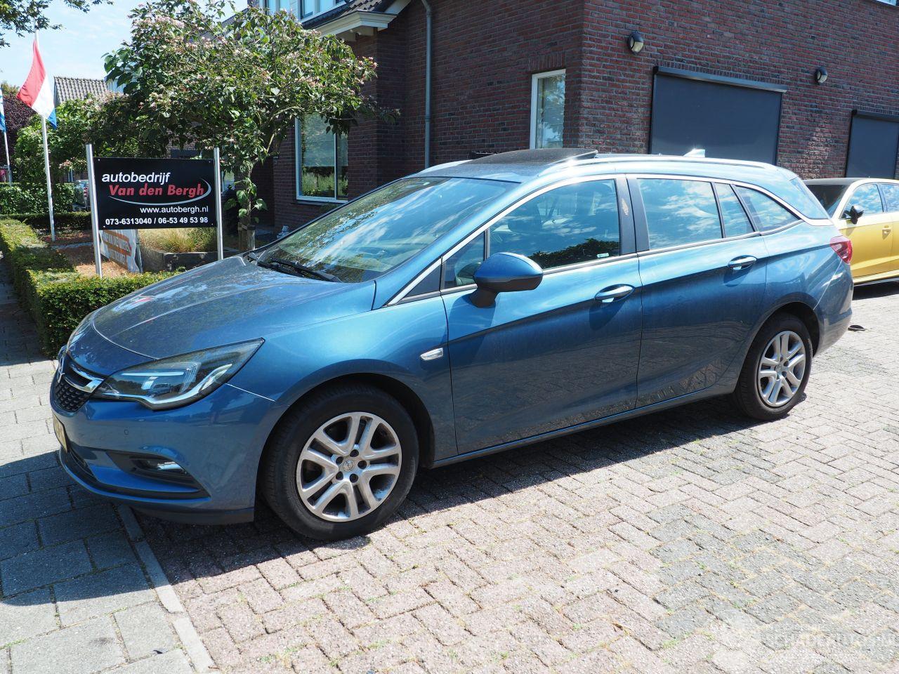 Opel Astra 1.6 CDTI Business+ Automaat