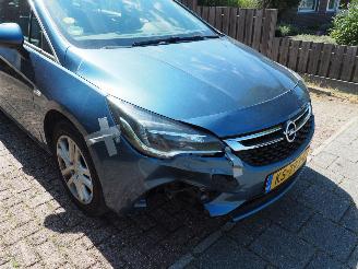Opel Astra 1.6 CDTI Business+ Automaat picture 10