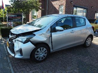 Voiture accidenté Toyota Yaris 1.5 Hybrid Aspiration 2016/2