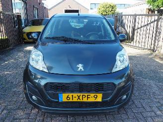 Peugeot 107 1.0 Active Automaat picture 2