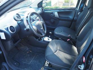 Peugeot 107 1.0 Active Automaat picture 21
