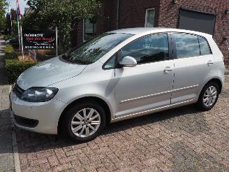 Voiture accidenté Volkswagen Golf plus 1.2 TSI Comfortline Automaat 2012/6