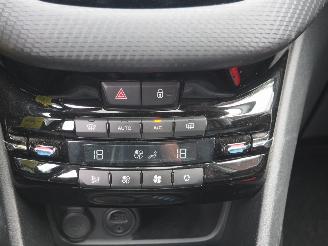 Peugeot 2008 1.6 VTi Allure Automaat picture 24