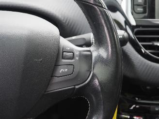 Peugeot 2008 1.6 VTi Allure Automaat picture 19