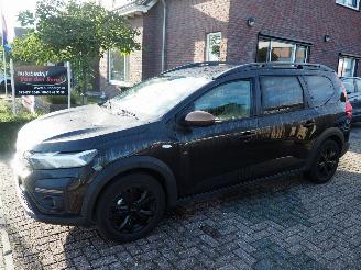 Vaurioauto  passenger cars Dacia Jogger 1.6 Hybrid 140 Extreme 7P 2024/1