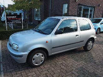 krockskadad bil auto Nissan Micra 1.3 LX Automaat 1996/3