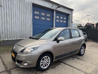 Vaurioauto  passenger cars Renault Scenic 1.4 TCE AIRCO 96KW 2010/3