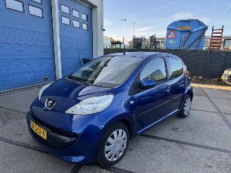 Schadeauto Peugeot 107 1.0 12V AIRCO 5-DEURS 2008/11